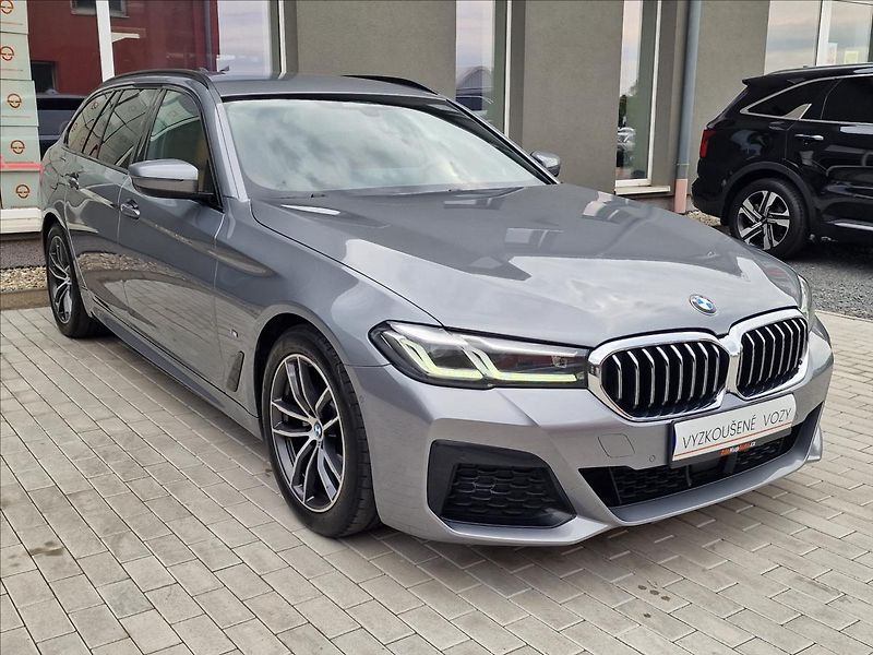 BMW Řada 5 520d Xdrive M-Sport ČR,1.Maj. - fotka 3 z 50