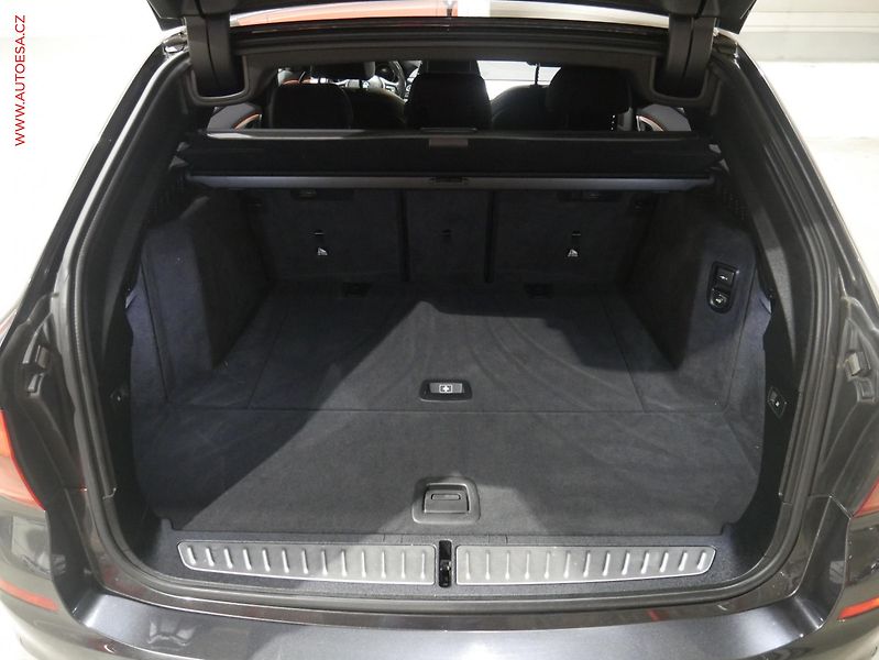 BMW Řada 5 (2017) 2.0d 520xd, AT, LED, panor - fotka 7 z 24