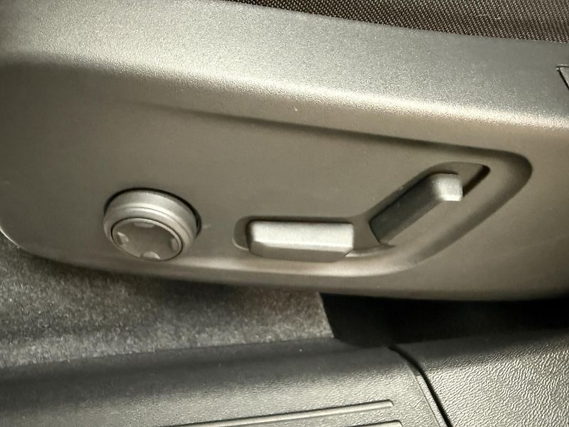 Volvo XC40 B4 Plus Bright DCT - fotka 9 z 13