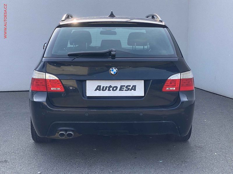 BMW Řada 5 (2009) 3.0d 525 xDrive, ČR, AT - fotka 5 z 19