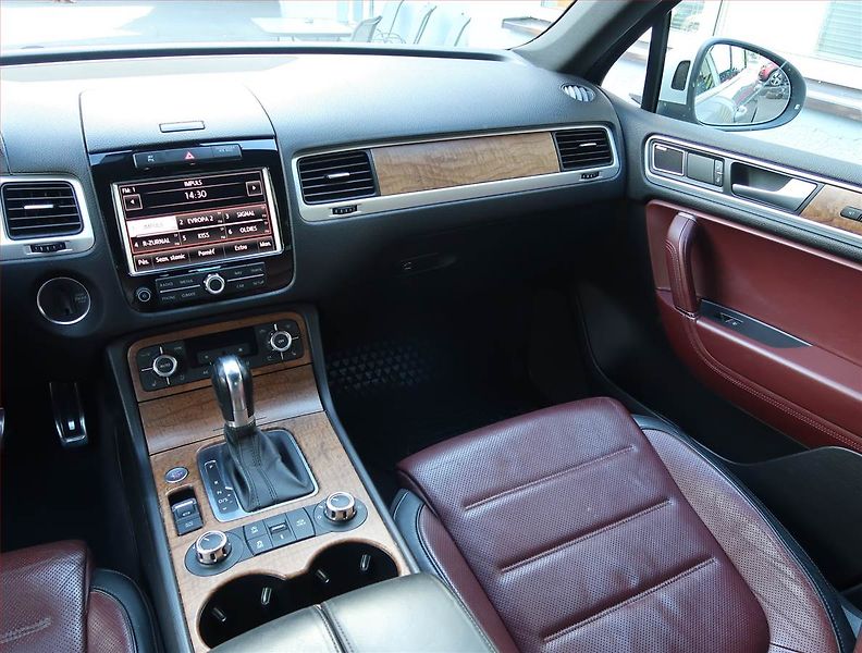 Volkswagen Touareg (2013) 3.0 TDI, 4X4, Automat, Navi - fotka 8 z 18