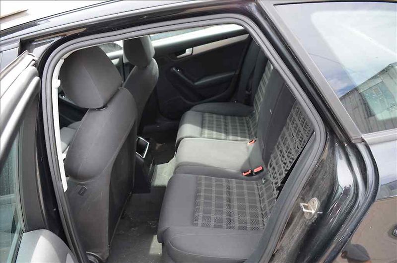 Audi A4 (2012) AVANT 3,0 TDI - fotka 18 z 22