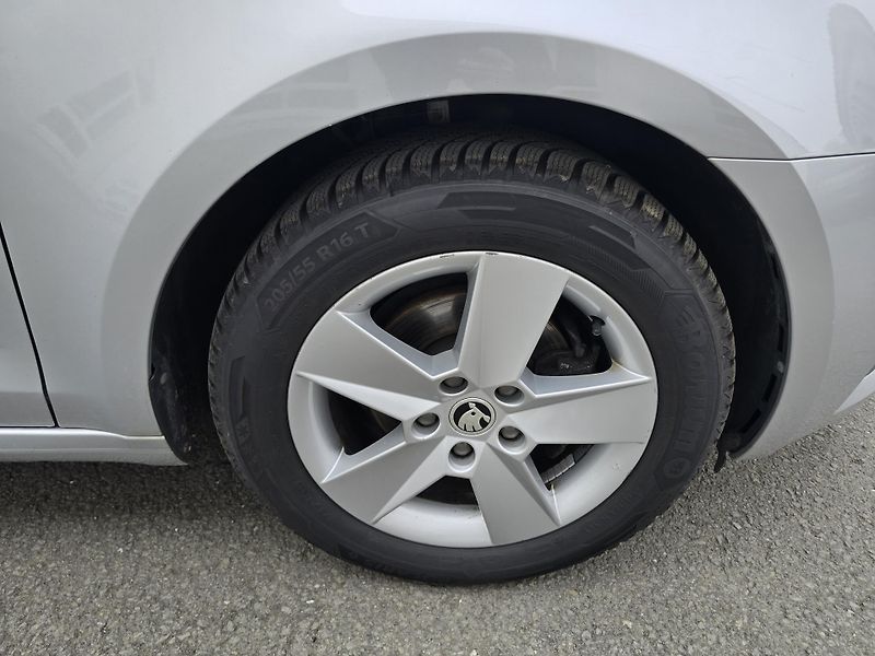 Škoda Octavia 1,6TDI STYLE LED DIGIKLIMA-DPH - fotka 30 z 33