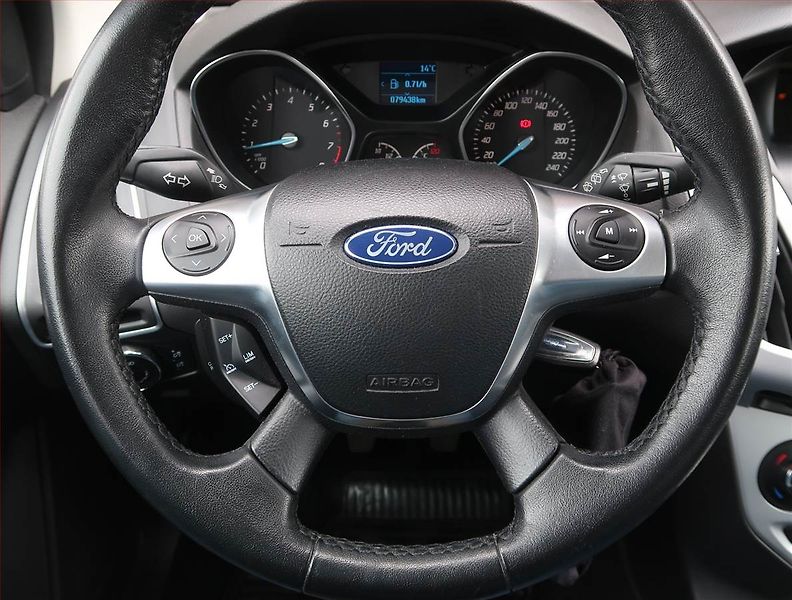 Ford Focus (2014) Trend Sport 1.0 EcoBoost - fotka 15 z 16