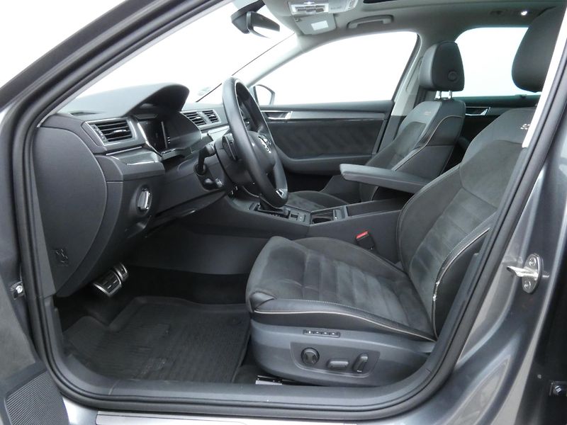 Škoda Superb (2023) Scout 2.0 TDI 147KW DSG 4x4 - fotka 20 z 30