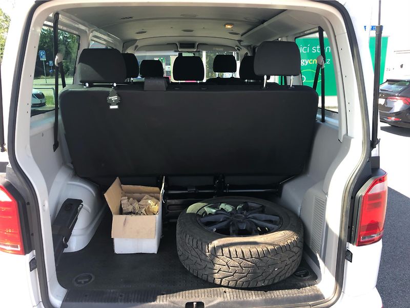 Volkswagen Transporter 2,0 TDI DSG 8 míst - fotka 13 z 26