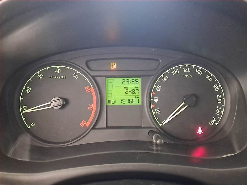Škoda Fabia (2009) 1.2, nová STK, jezdí výborně - fotka 11 z 14
