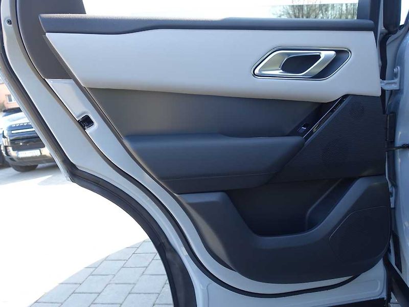 Land Rover Range Rover Velar 3,0 Dynamic SE D300 - fotka 16 z 41