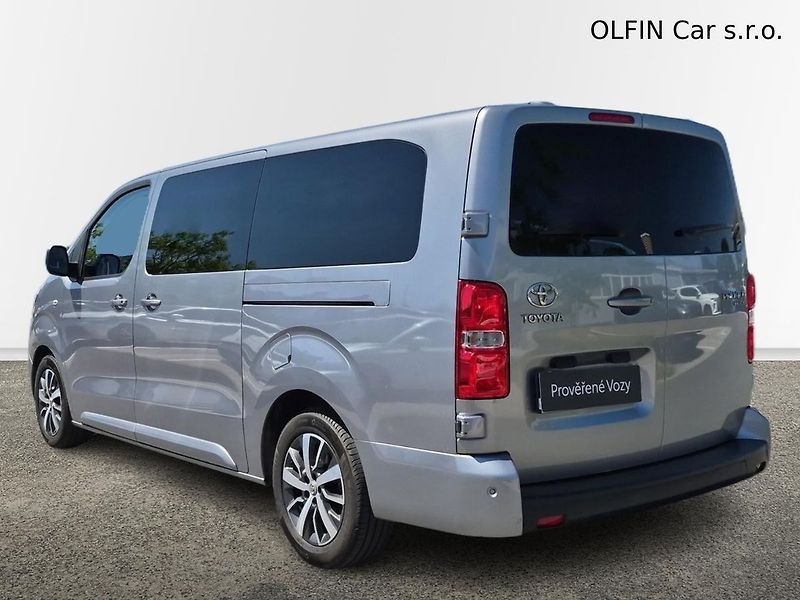 Toyota ProAce Verso Glass Shuttle 2.0 D 180 8A/T B - fotka 4 z 24
