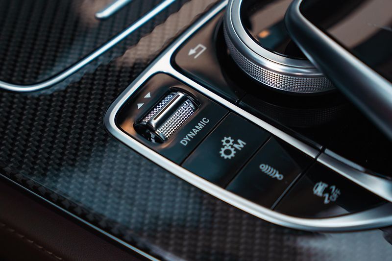 Mercedes-Benz Třídy E (2017) E63S AMG 4Matic+ V8 Biturbo - fotka 30 z 99