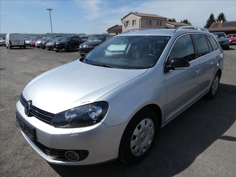 Volkswagen Golf 1,4 TSi 90kW STYLE - fotka 3 z 43
