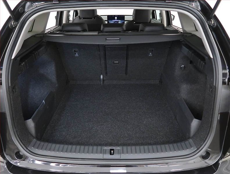 Škoda Enyaq (2023) Suite iV 80 (82 kWh), SoH 94% - fotka 14 z 29
