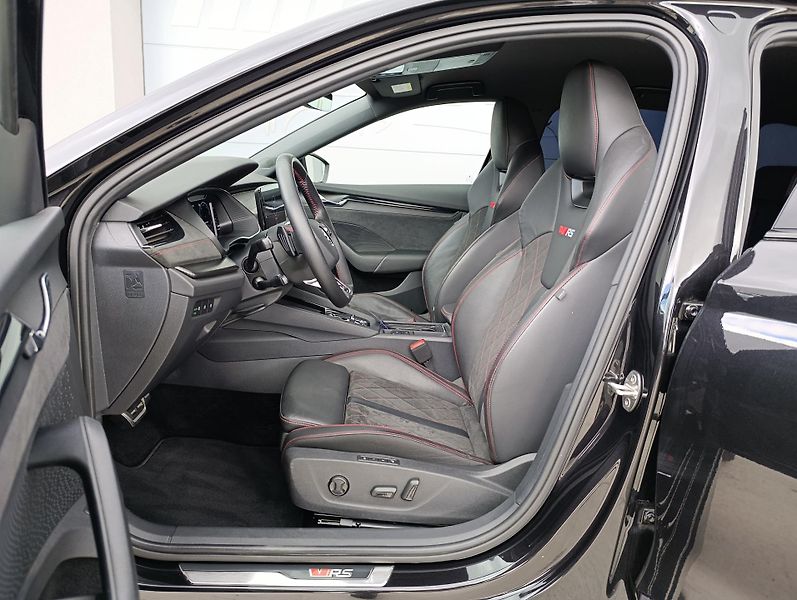 Škoda Octavia RS 2.0TSI 180kW ČR DPH - fotka 11 z 36