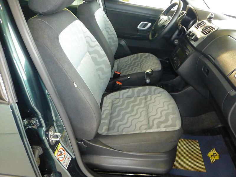 Škoda Roomster (2010) 1,4i**KLIMATIZACE***TAŽNÉ - fotka 14 z 18