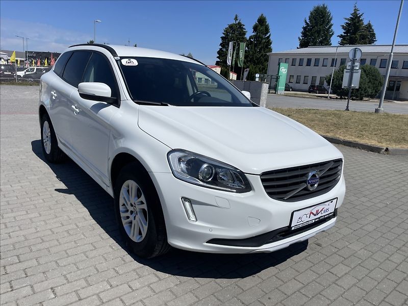 Volvo XC60 2,4 D4 Geartronic Kinetic AWD - fotka 6 z 41