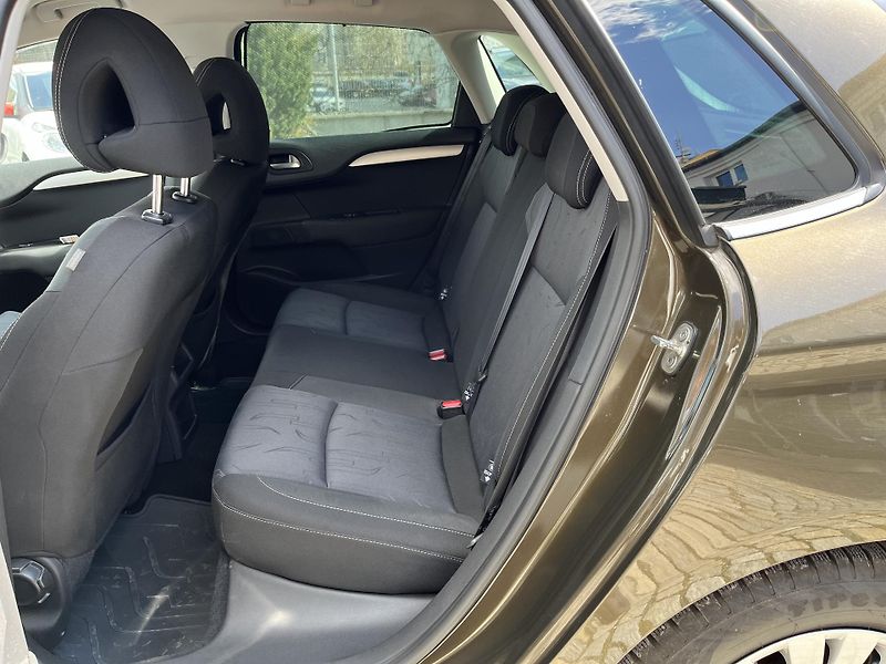Citroën C4 (2011) 1.6 HDI 90k Collection Euro 5 - fotka 11 z 17