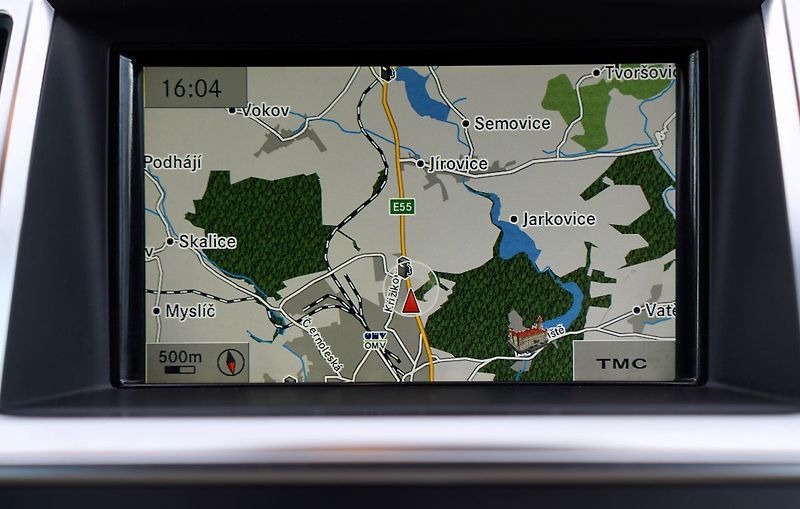 Mercedes-Benz Třídy M ML 350i AMG 4Matic/Motor klepe - fotka 28 z 29
