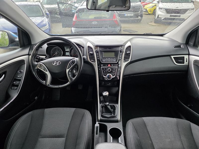Hyundai i30 1.6-NÍZKÁ SPOTŘEBA- 5l/100km - fotka 13 z 13