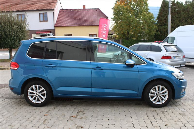 Volkswagen Touran 1,4 TSI 110kw CL TOP STAV - fotka 3 z 4