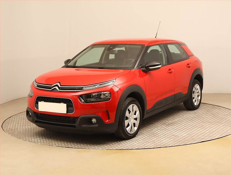 Citroën C4 Cactus (2019) 1.2 PureTech, ČR,1.maj - fotka 2 z 22
