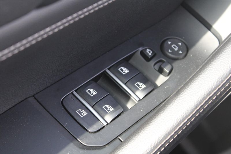 BMW X6 xDrive M50d 294kW LASER DPH ČR - fotka 26 z 30