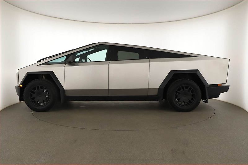 Tesla Cybertruck (2024) Dual Motor AWD - fotka 3 z 30