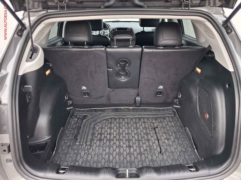 Jeep Compass (2019) 1.4 MultiAir 4X4, Limited - fotka 7 z 22