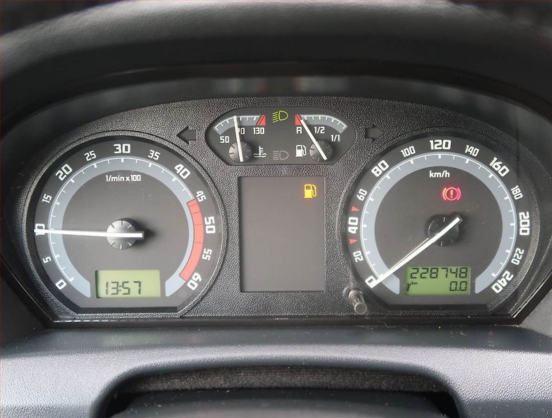 Škoda Fabia (2007) Elegance 1.4 TDI, nová STK - fotka 11 z 15
