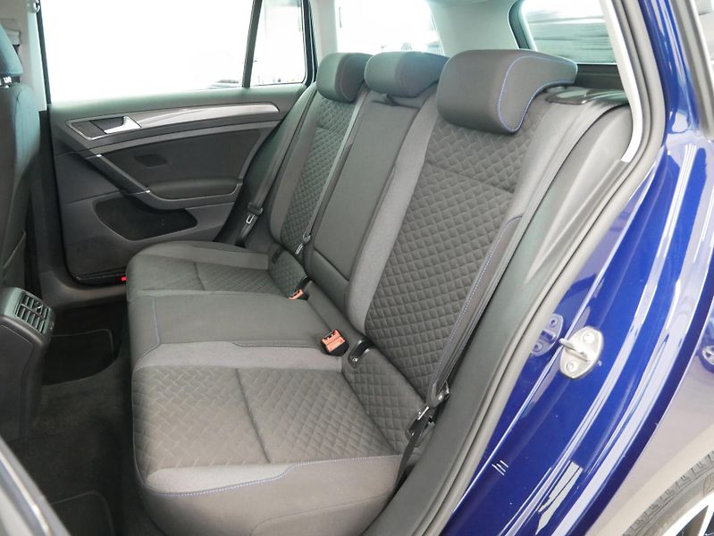 Volkswagen Golf - fotka 25 z 26