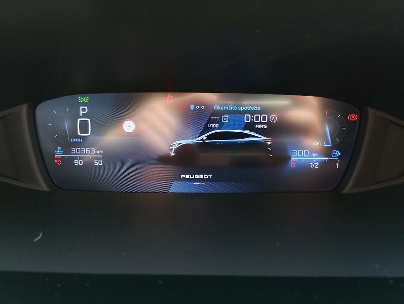 Peugeot 408 ALLURE 1.2 PureTech 130k EAT8 - fotka 19 z 28