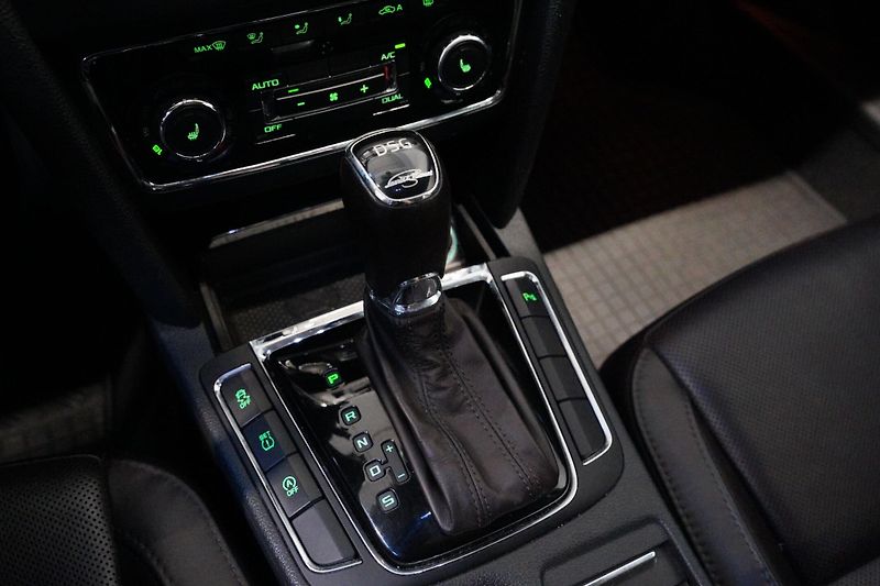 Škoda Superb - fotka 24 z 29