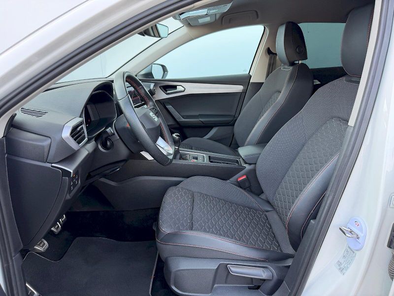 Seat Leon (2023) 1.5 TSI 96kW FR - fotka 5 z 35