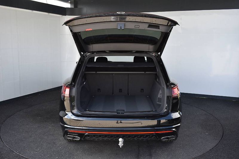 Volkswagen Touareg (2025) R-Line 3.0TDI 210kW,tažné,weba - fotka 15 z 28