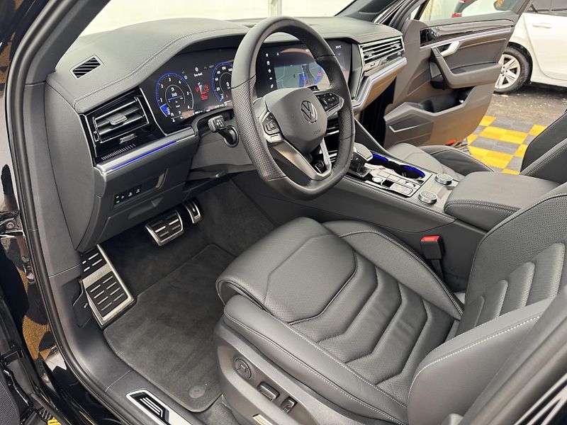 Volkswagen Touareg 3.0Tdi*1-MAJ*DPH*R-LINE*HUD* - fotka 9 z 49