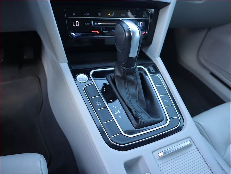 Volkswagen Passat (2021) 2.0 TDI - fotka 16 z 23