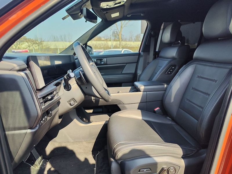Hyundai Santa Fe 1.6 T-GDi/158kW CALLIG PNM 4x4 - fotka 18 z 39