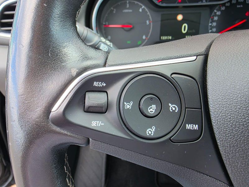 Opel Grandland X 1.5CDTi 96kW Ultimate LED 1Maj - fotka 9 z 27