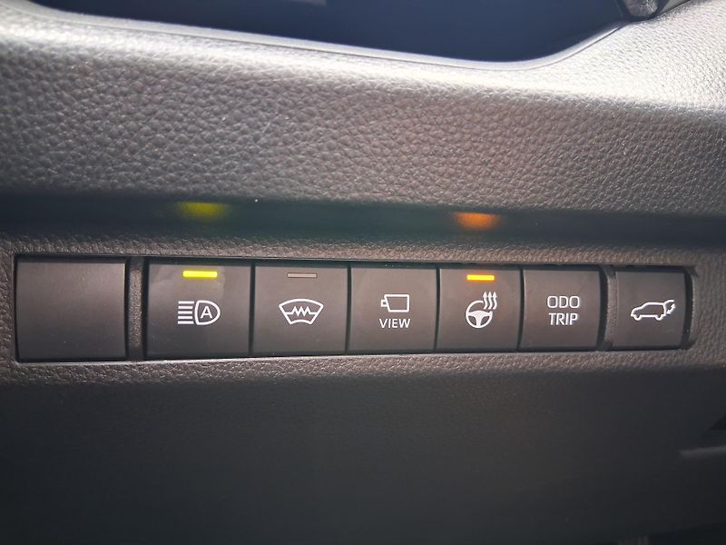 Toyota RAV4 EXECUTIVE JBL PHEV 4x4 225 kW - fotka 17 z 39