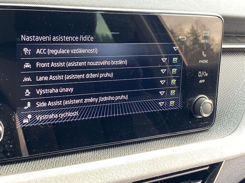 Škoda Kamiq (2024) 1.0 TSI Top Selection - fotka 19 z 34