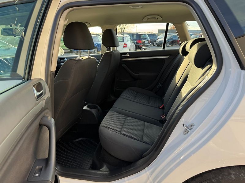 Volkswagen Golf (2013) Comfortline 1.2 TSI 77kW - fotka 14 z 40