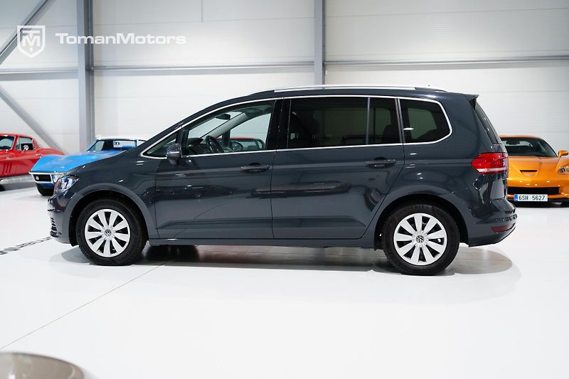 Volkswagen Touran (2022) 1.5 TSI Comfort line - fotka 8 z 22