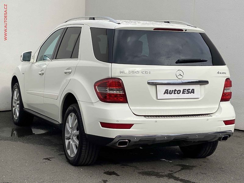 Mercedes-Benz Třídy M (2012) 3.0 CDi ML 350 4Matic, 1.maj - fotka 6 z 20