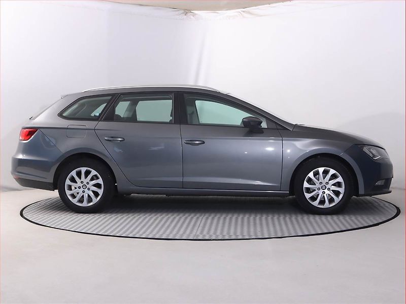 Seat Leon (2014) 1.4 TSI, Tempomat - fotka 6 z 17