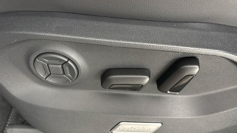 Volkswagen Touareg 3.0 TDI Tiptronic 4MOTION R-Li - fotka 22 z 33
