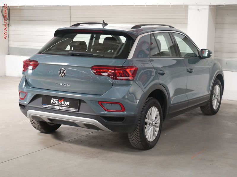 Volkswagen T-Roc (2023) 1.5TSi, 2.maj,ČR, Life, LED - fotka 6 z 25