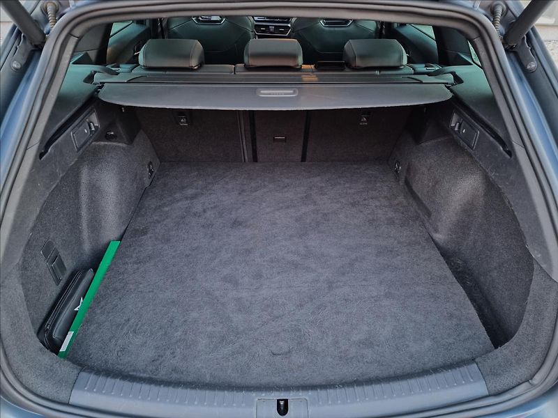 Cupra Leon 1.4TSI e-HYBRID 180kW DSG ST - fotka 16 z 50