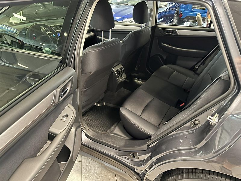 Subaru Outback 2.5i Active ES Lineartronic - fotka 14 z 41