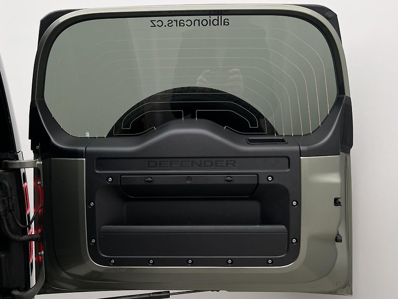 Land Rover Defender 110 D300 X-DYNAMIC SE AWD AUT  - fotka 48 z 48