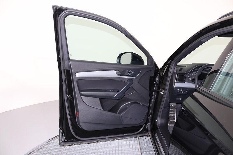 Audi Q5 Sline 40 TDI quattro Stronic - fotka 13 z 26