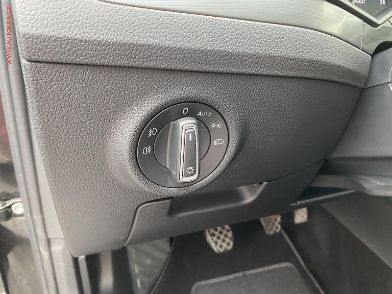 Škoda Superb (2020) 2.0 TDi, Style, LED, navi - fotka 15 z 18
